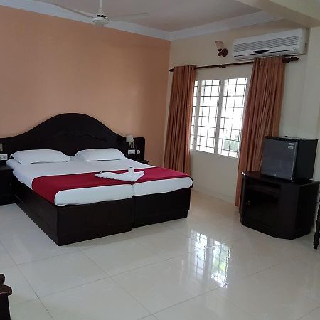 Casa Linda Hotel Kochi Bagian luar foto